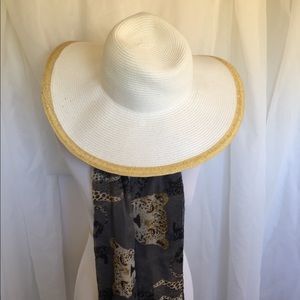 🟠 5/20 Wonderful White Floppy Summer Hat